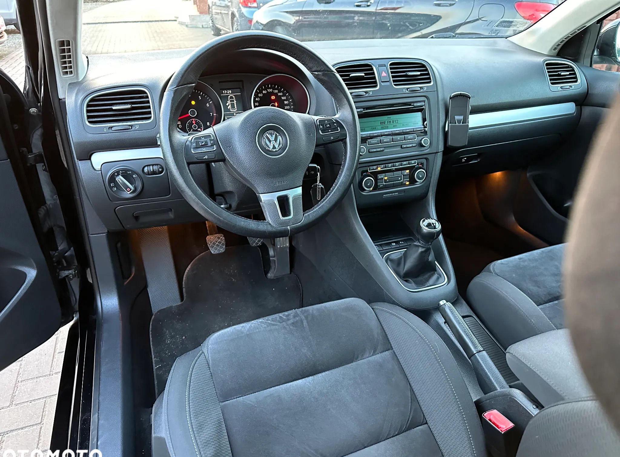 Volkswagen Golf cena 25900 przebieg: 185000, rok produkcji 2011 z Piaski małe 704